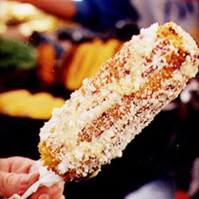 Charcoal-Grilled corn with Mayonnaise, Cheese, and Chile